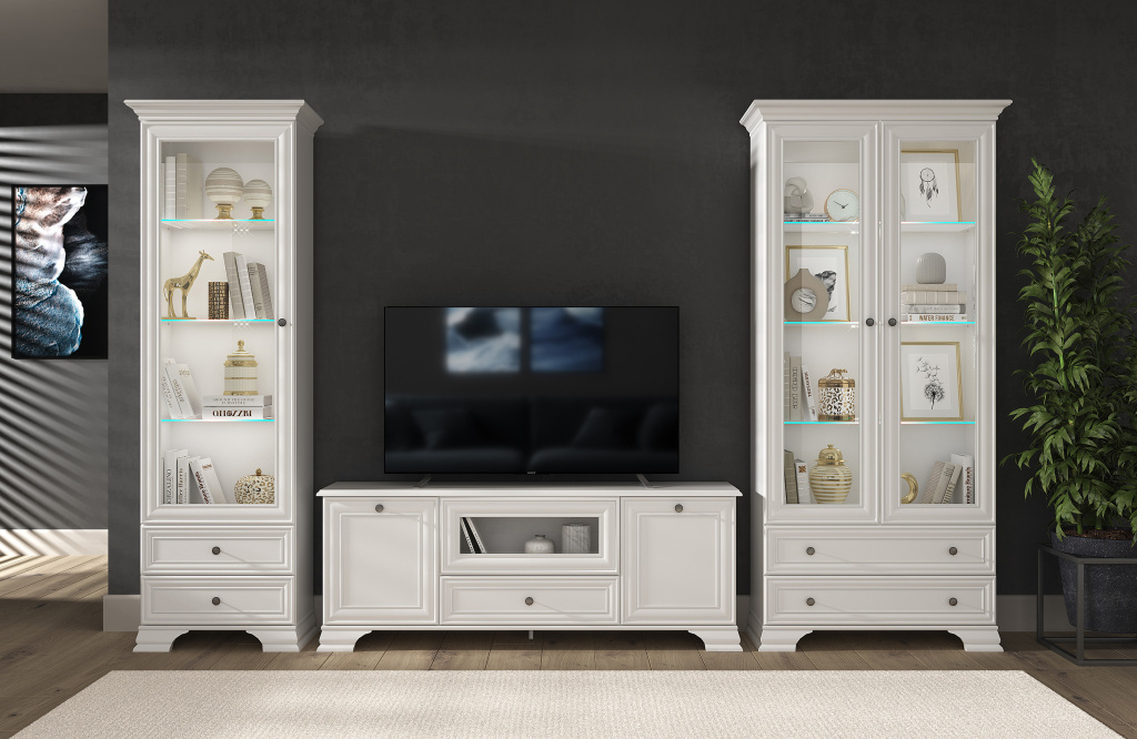 Tiffany white gost 2.jpg